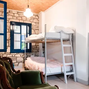 Himara Hostel Hostel
